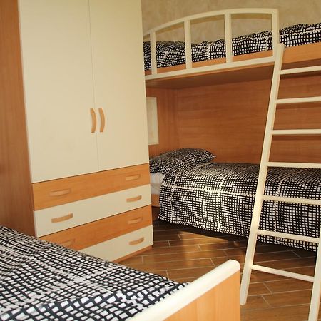 Agriturismo Il Sorriso Dei Figli Argegno Habitación foto